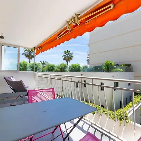 Modern 2 Bedrooms1 Bathroom Quiet Terrace In A Palm Area *