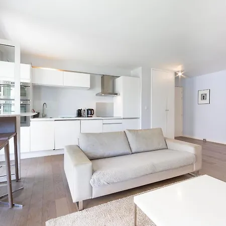 Modern 2 Bedrooms1 Bathroom Quiet Terrace In A Palm Area *
