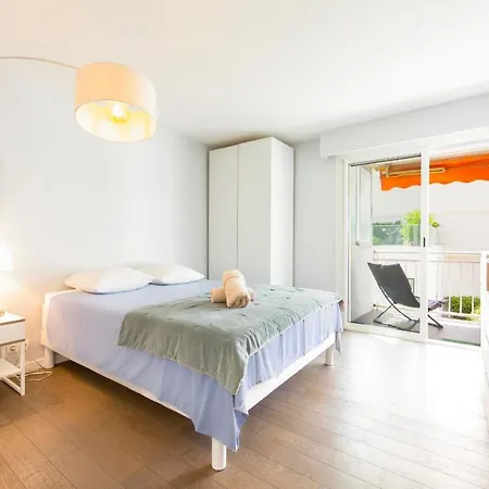 Modern 2 Bedrooms Quiet Terrace In A Palm Area, 30 Meters From Seaside Cannes