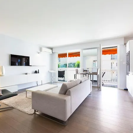Modern 2 Bedrooms Quiet Terrace In A Palm Area, 30 Meters From Seaside Cannes