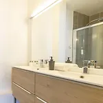 Moderne 2 Chambres1 Salle De Bain Terrasse Calmeaperçu Appartement *